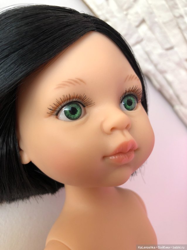 Карина полячка с каре, прямым пробором, зелёными глазами, Паола Рейна(Paola Reina), нюд