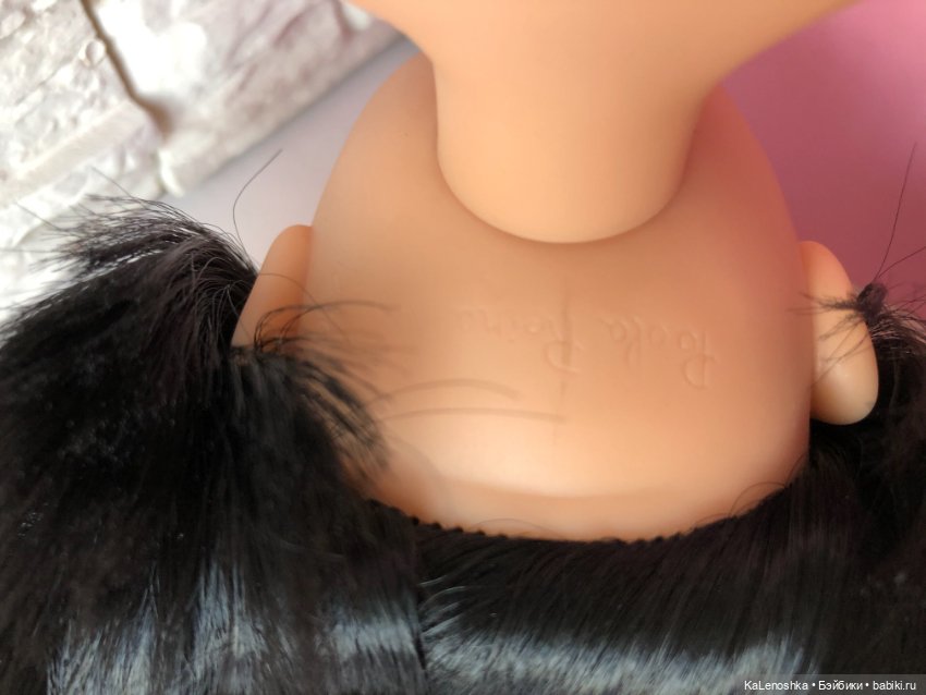 Карина полячка с каре, прямым пробором, зелёными глазами, Паола Рейна(Paola Reina), нюд