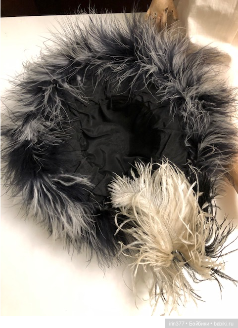 Шляпа с натуральными перьями (фото 2)