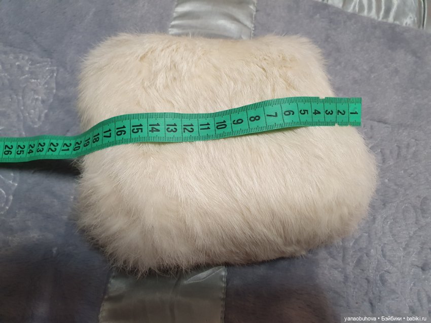 Две винтажные детские муфты для больших антикварных красавиц