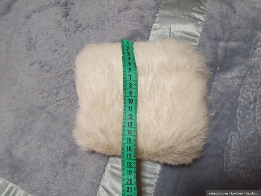 Две винтажные детские муфты для больших антикварных красавиц