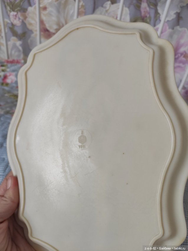 Винтажная плакетка с малышом