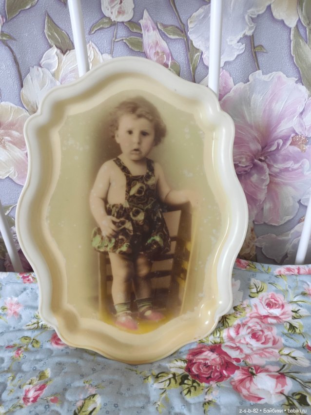 Винтажная плакетка с малышом (фото 2)