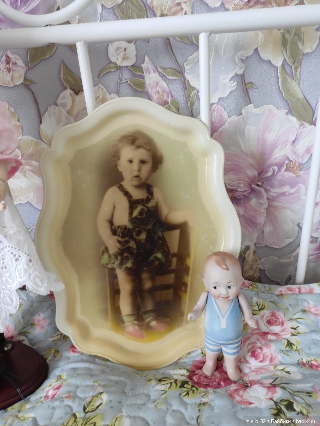 Винтажная плакетка с малышом (фото 4)