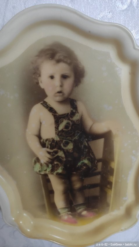 Винтажная плакетка с малышом (фото 6)