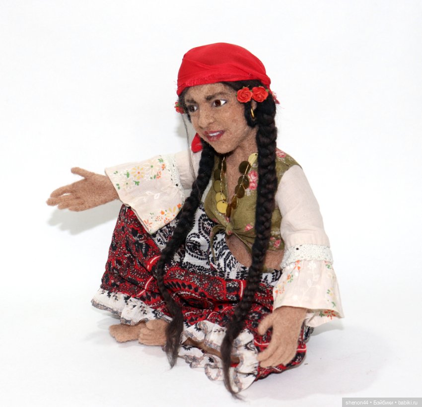 Цыганка. Ручная работа, сухое скульптурное валяние (фото 2)