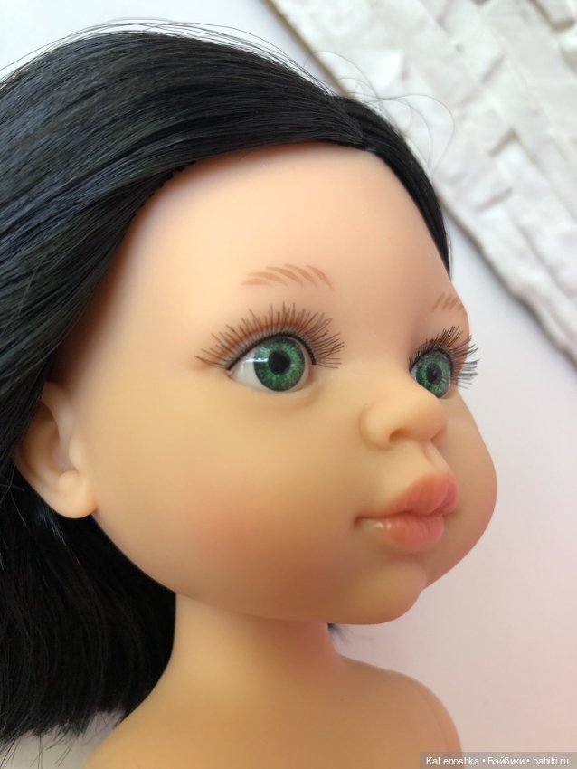 Карина полячка с прямым пробором, каре, зелёными глазами, Паола Рейна(Paola Reina), нюд