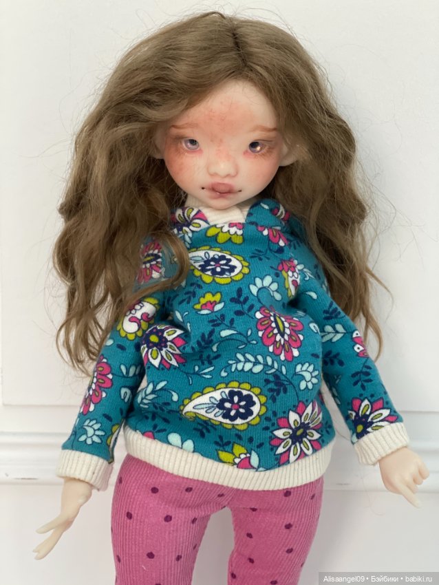 Одежда и 2 парика .Скидка