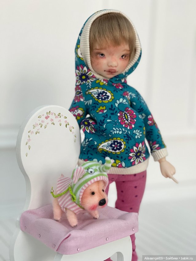 Одежда и 2 парика .Скидка