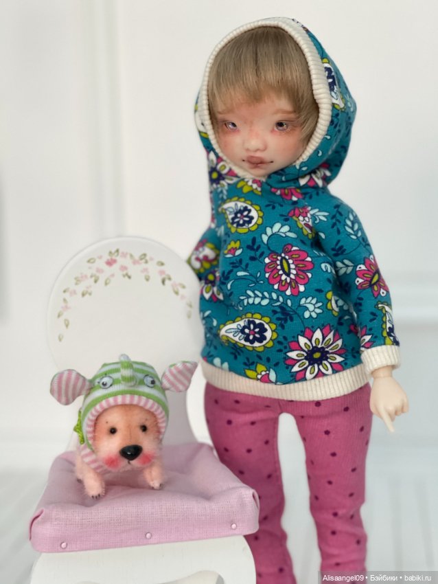 Одежда и 2 парика .Скидка