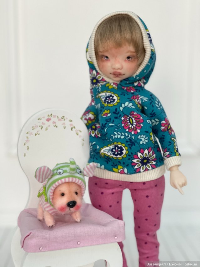 Одежда и 2 парика .Скидка