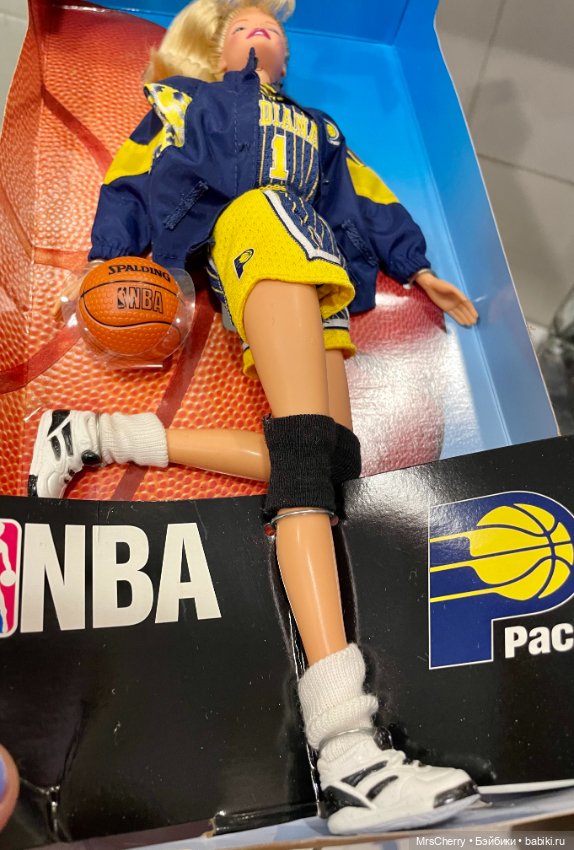 Шарнирная Барби Баскетболистка / NBA Indiana Pacers Barbie