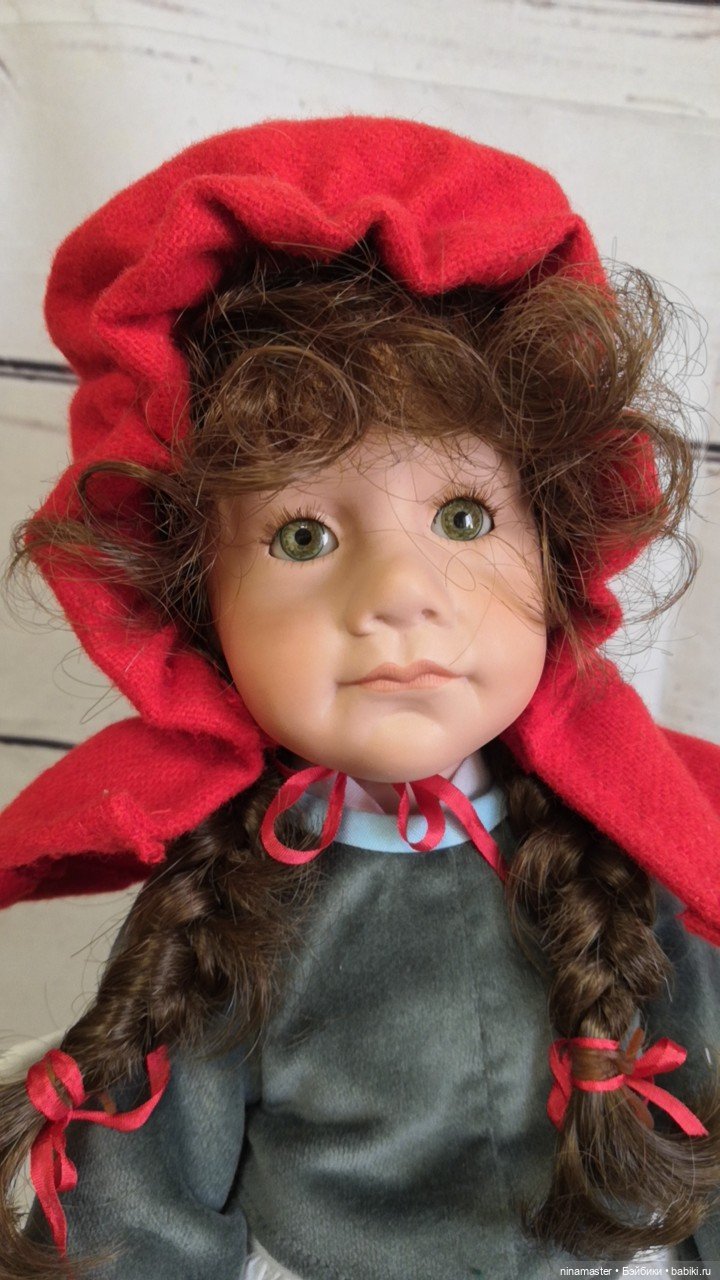 Красная шапочка от Julie Good-Kruger