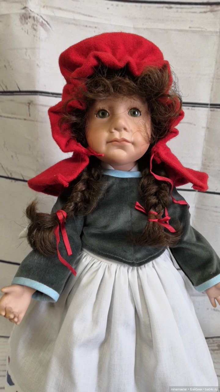 Красная шапочка от Julie Good-Kruger