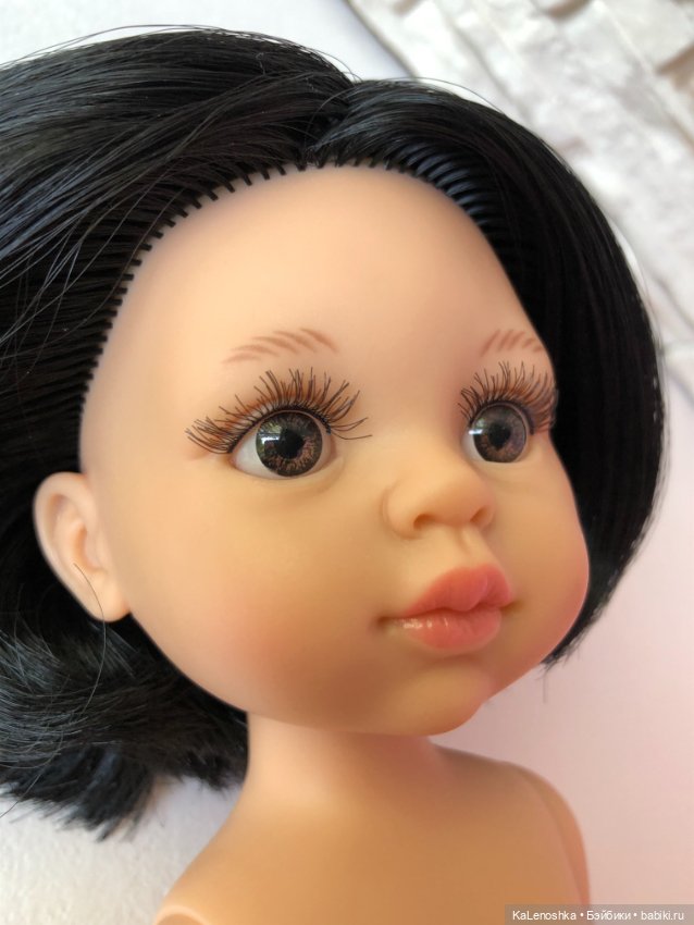 Карина полячка с прямым пробором, каре, карими глазами, Паола Рейна(Paola Reina), нюд