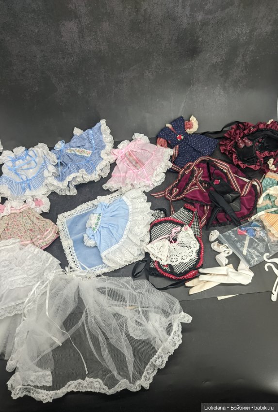 Набор винтажных аутфитов для миникукол Robin Woods ростом 20 см