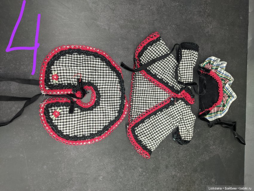 Набор винтажных аутфитов для миникукол Robin Woods ростом 20 см (фото 4)