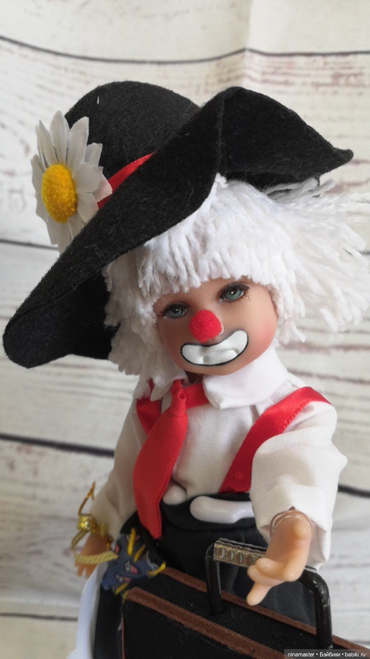 Клоун с дипломатом от Линда Рик Linda Rick