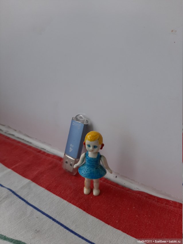 Винтажная Дюймовочка редкая из колкого пластика (фото 2)