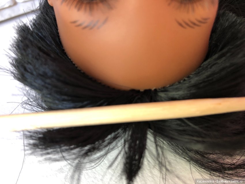 Нора-Карла с прямым пробором и чёлкой от Паола Рейна(Paola Reina), нюд