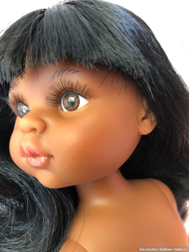 Нора-Карла с прямым пробором и чёлкой от Паола Рейна(Paola Reina), нюд