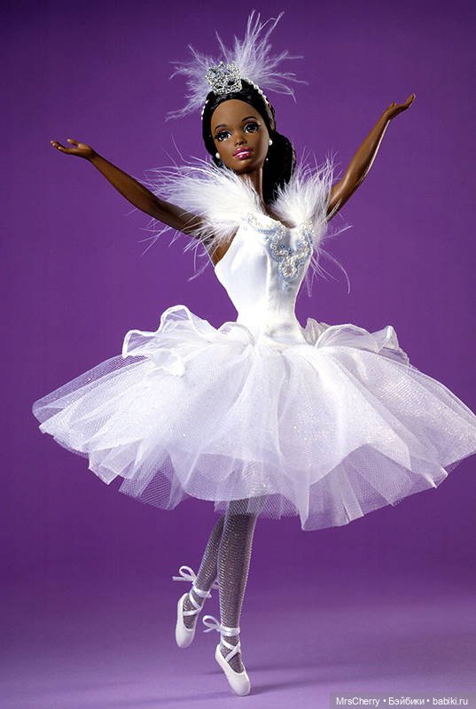 Barbie as the Swan Queen in Swan Lake AA 795269