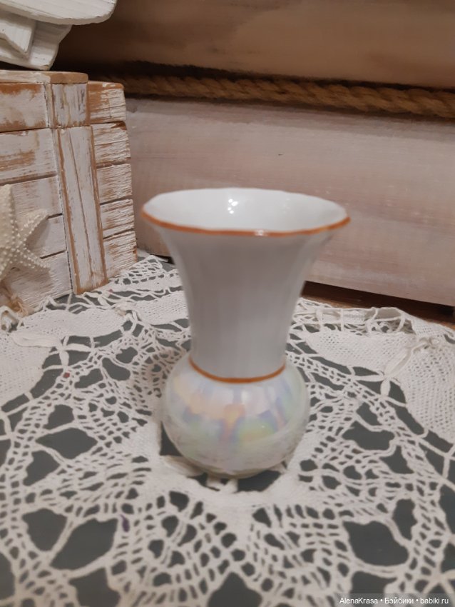 Вазочка для кукольного интерьера