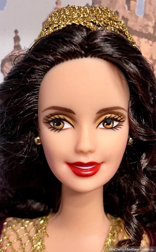 Принцесса Португалии / Princess of the Portuguese empire Barbie (фото 7)