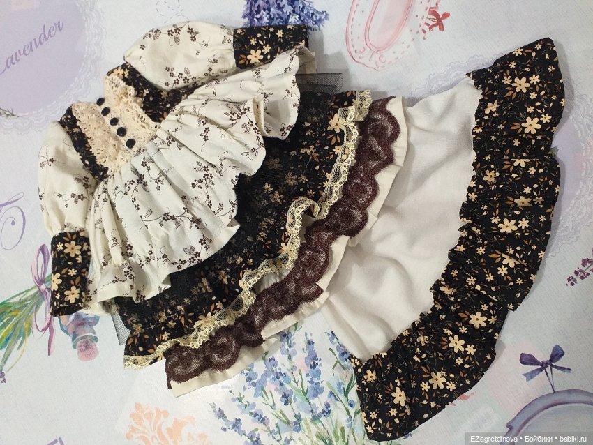 Платье куклам Ruby Red 37 см Кофе со сливками