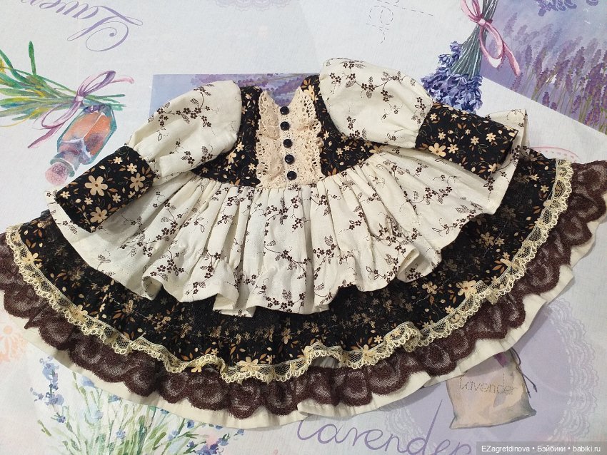 Платье куклам Ruby Red 37 см Кофе со сливками (фото 10)