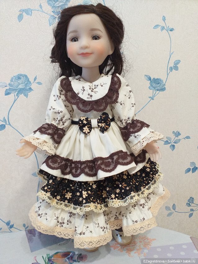 Платье куклам Ruby Red 37 см Сливочный шоколад