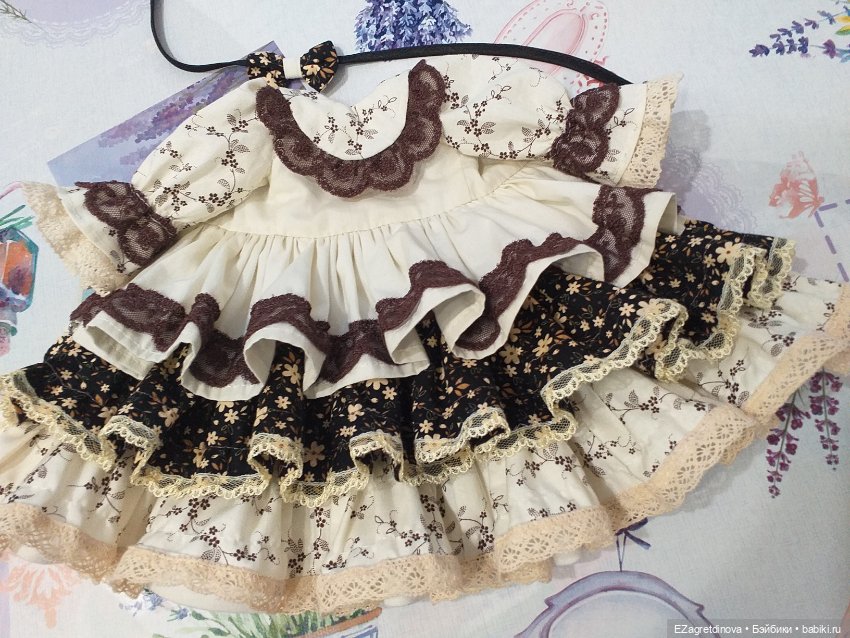 Платье куклам Ruby Red 37 см Сливочный шоколад