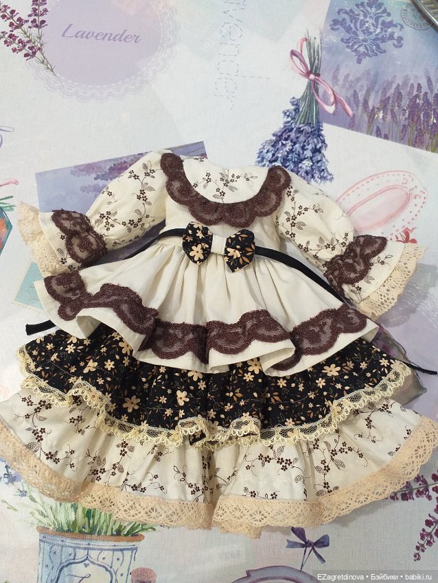 Платье куклам Ruby Red 37 см Сливочный шоколад