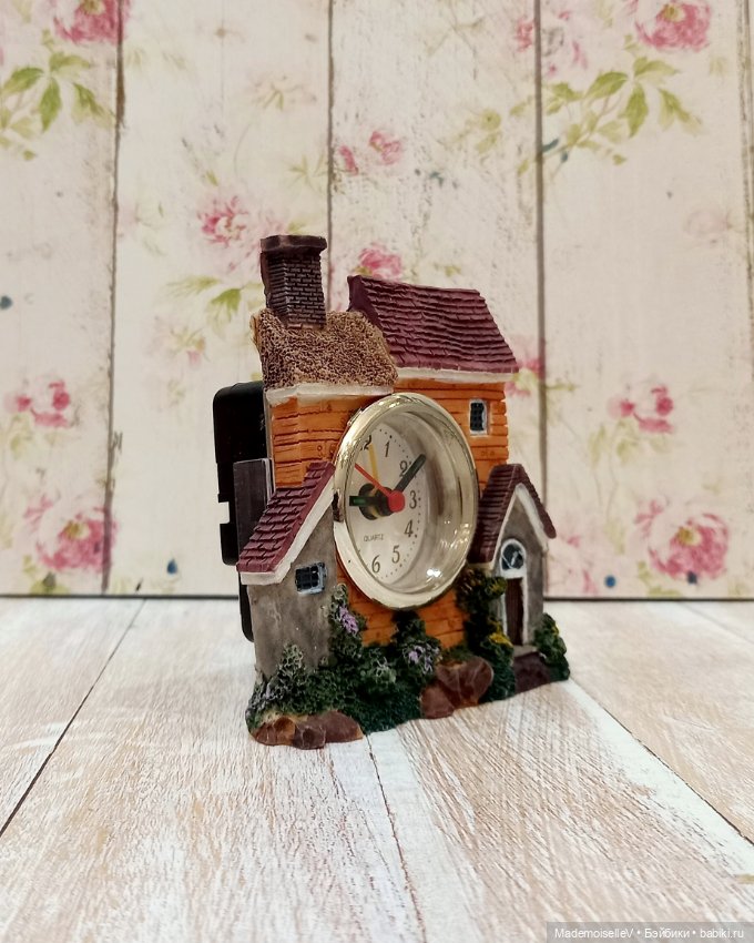 Домики с часами — Статуэтки