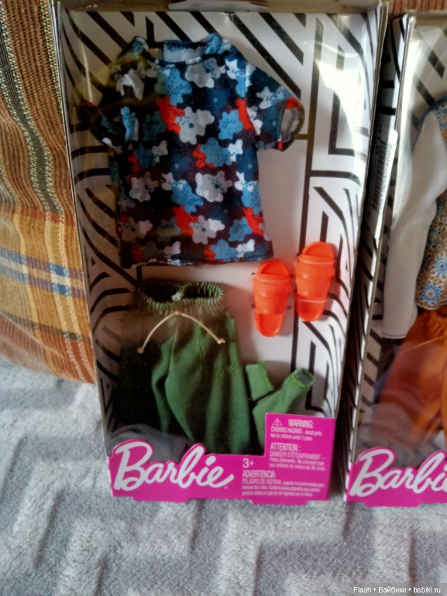 Лот оригинальных аутфитов для кукол Mattel (фото 2)