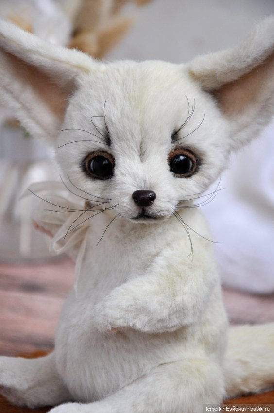 Лисенок фенек тедди, подвижный белый пустынный лис, ушастая лисичка, авторская игрушка ручной работы (фото 6)