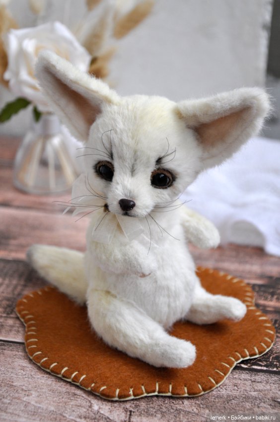 Лисенок фенек тедди, подвижный белый пустынный лис, ушастая лисичка, авторская игрушка ручной работы (фото 9)