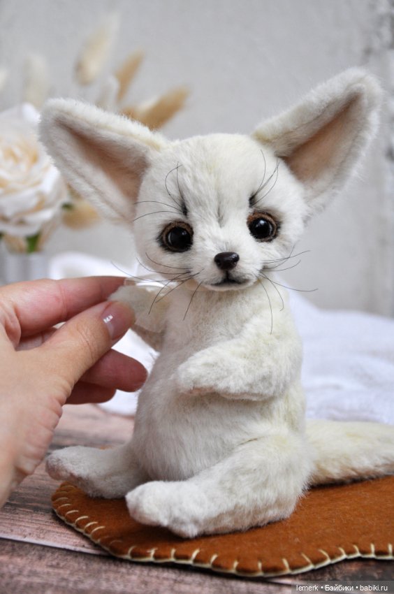 Лисенок фенек тедди, подвижный белый пустынный лис, ушастая лисичка, авторская игрушка ручной работы (фото 5)