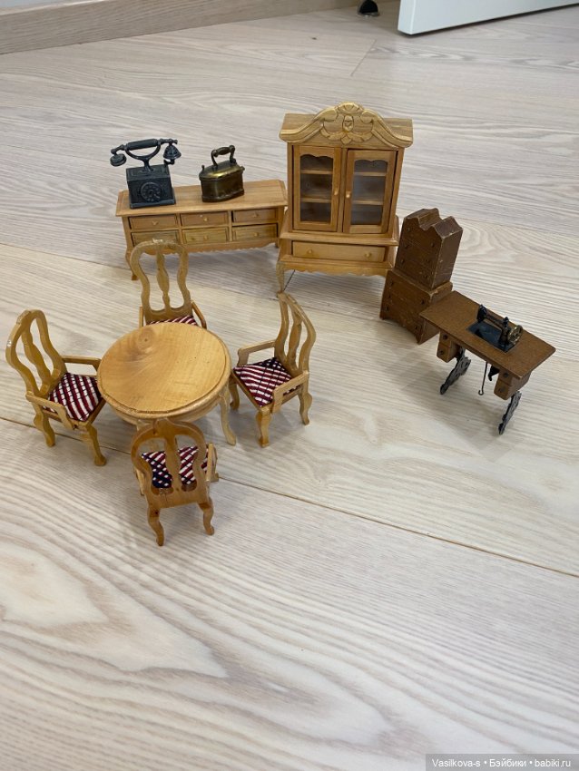 Игрушечная деревянная мебель для кукол
