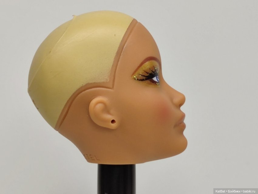 Голова болванка Барби Golden Galaxy Convention Doll (фото 6)