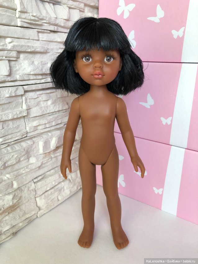 Нора-Карла с прямым пробором, каре и чёлкой от Паола Рейна(Paola Reina), нюд