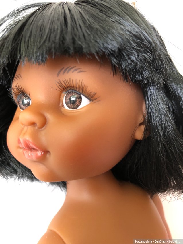 Нора-Карла с прямым пробором, каре и чёлкой от Паола Рейна(Paola Reina), нюд