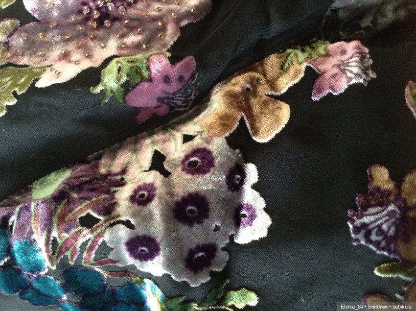 Шикарная ткань, бархат на шелке в изделии. Для пошива куклам и не только. Снижена цена