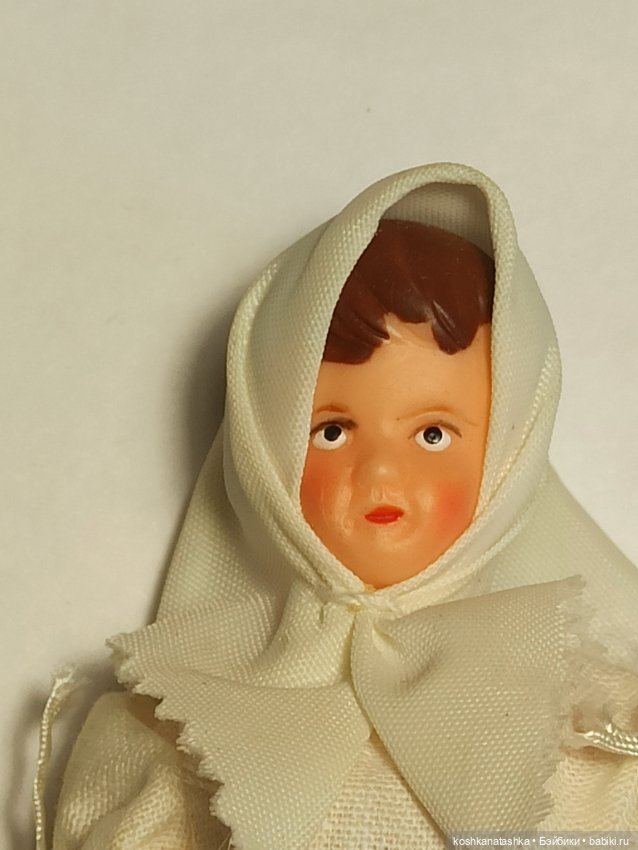 Мини-куколки ARI в национальных костюмах (фото 2)