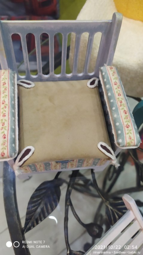 Кресло для куклы с выдвижным ящиком (фото 6)