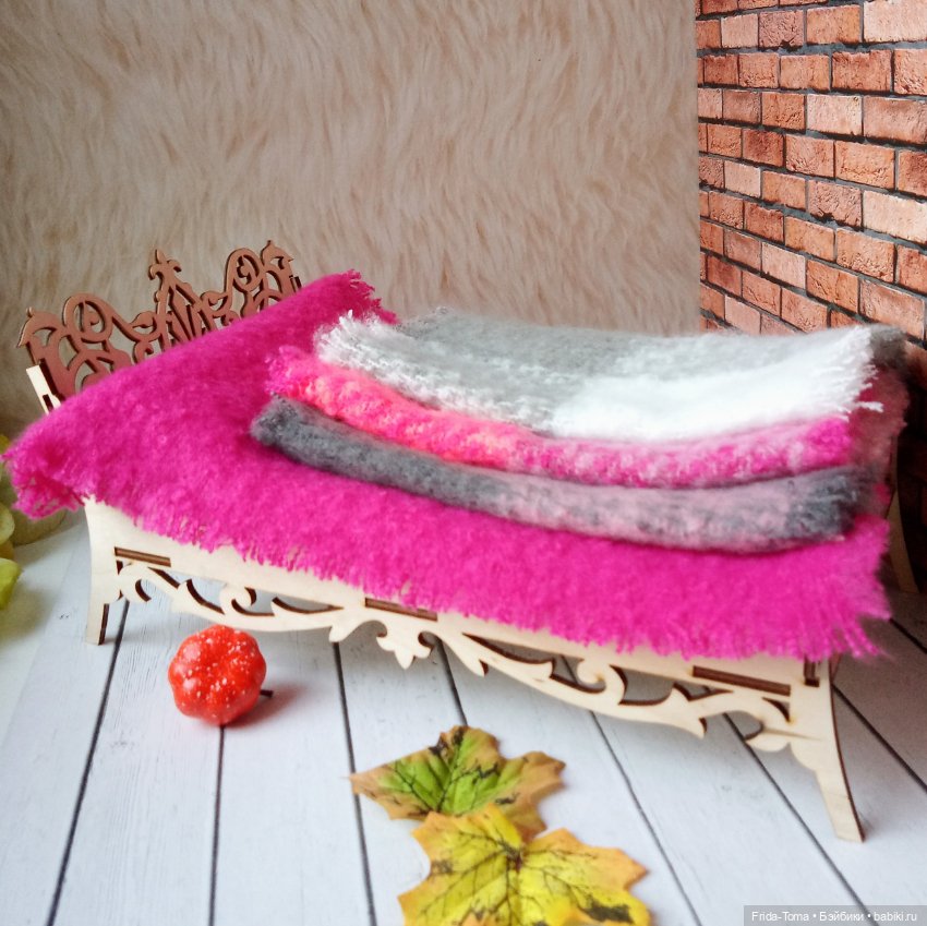 Плед одеяло покрывало Пинк Барби бело серый пыльная роза для кукол в румбокс кукольный дом