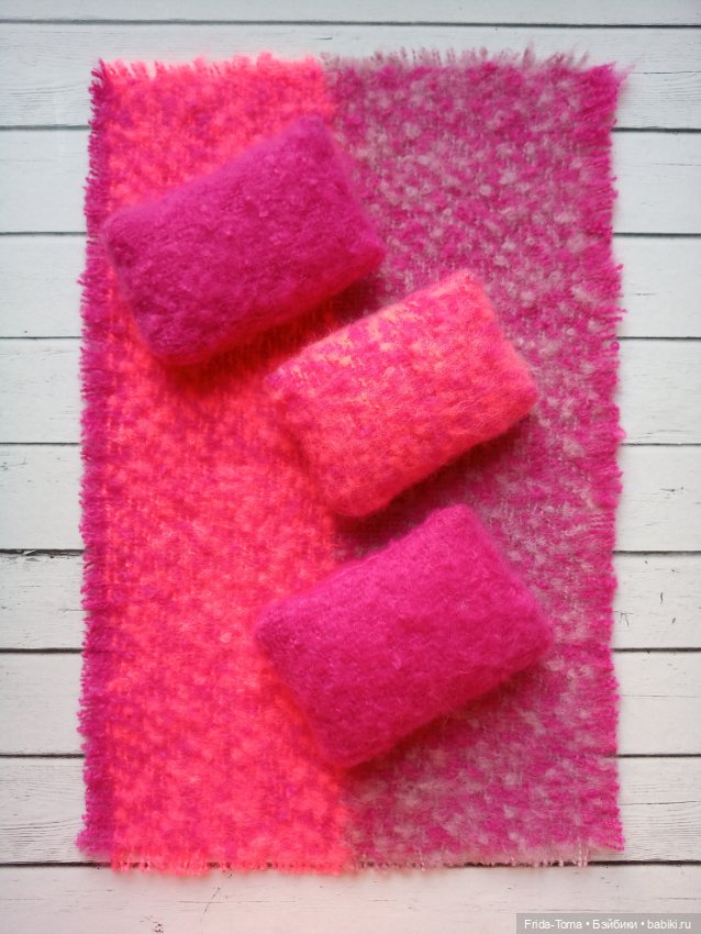 Плед подушка одеяло покрывало Пинк Барби бело серый пыльная роза для кукол в румбокс кукольный дом (фото 8)