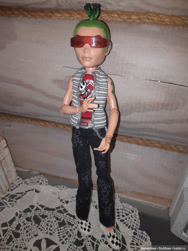 Кукла монстер хай Дьюс Горгон