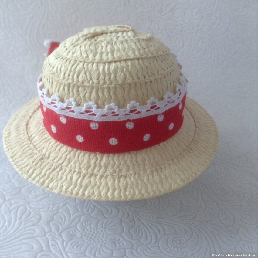 Шляпа с лентой в горошек — Шляпы