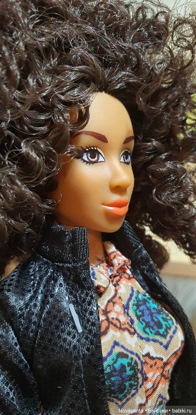 The Fresh Dolls™ African Romper MIA Fashion Doll (фото 7)